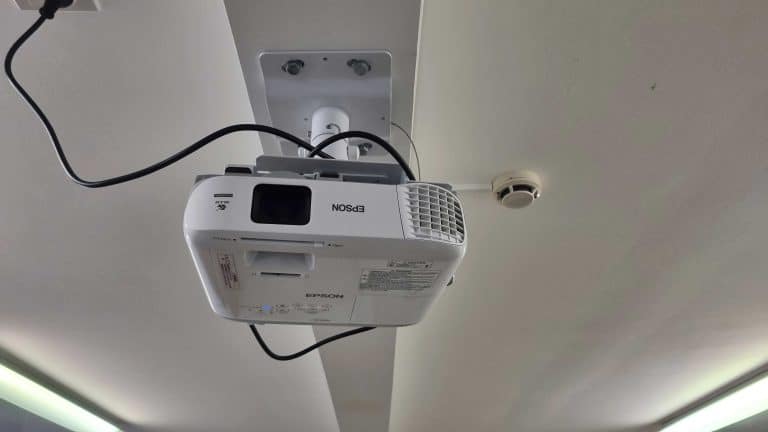 Free use of data projector